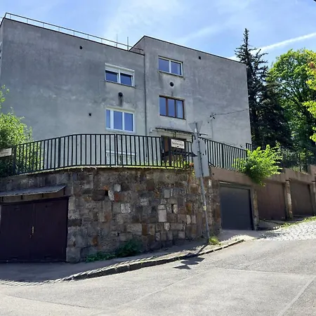 Castle View With Free Garage アパート